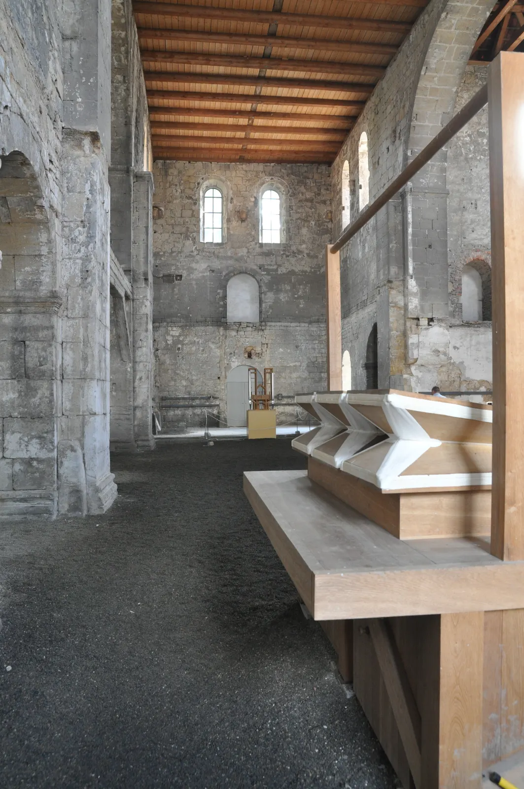 View inside St. Burchardi Church showing the organ bellows; Hoger, CC BY-SA 3.0. Wikimedia Commons page: https://commons.wikimedia.org/wiki/File:Burchardikirche_Halberstadt_Querschiff.JPG. Attribution: Hoger; no edits.