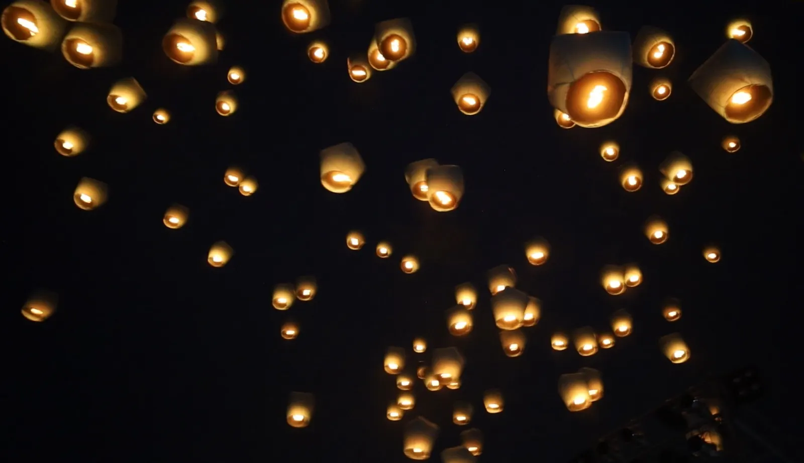 Sky lanterns during the Pingxi Sky Lantern Festival, Taiwan, 24 February 2024; contextual photograph illustrating the type of activity in a retired record category, not the Guinness attempt. Photographer Mathgeek1978, Wikimedia Commons, https://commons.wikimedia.org/wiki/File:SkyLanternFestivalPic.jpg, CC BY 4.0 (https://creativecommons.org/licenses/by/4.0/). Attribution: Mathgeek1978, “Pingxi Sky Lantern Festival,” CC BY 4.0, via Wikimedia Commons. No edits; checked 2026-10-18.