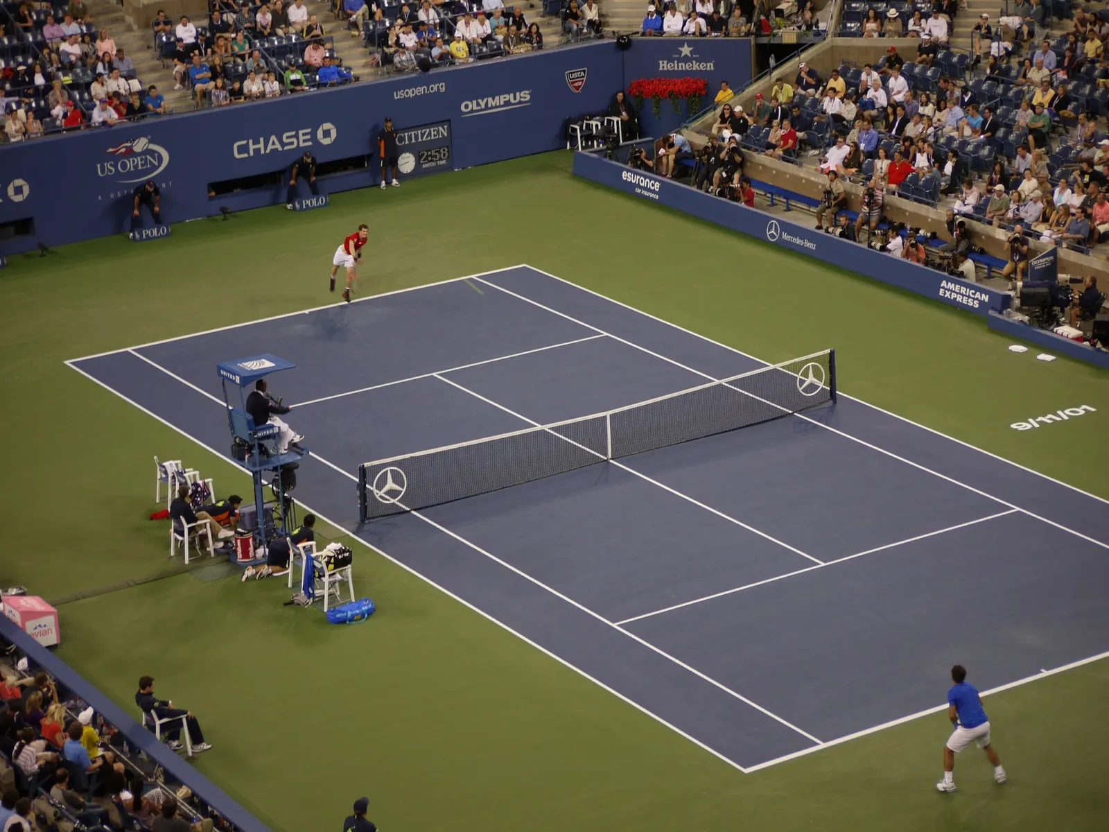 Andy Murray serving to Rafael Nadal in their 2011 US Open semi-final; photographer Madeleine Ball; CC BY-SA 2.0. Source: https://commons.wikimedia.org/wiki/File:Murray%27s_serve_V_Nadal.jpg. Attribution: Madeleine Ball, CC BY-SA 2.0, via Wikimedia Commons.