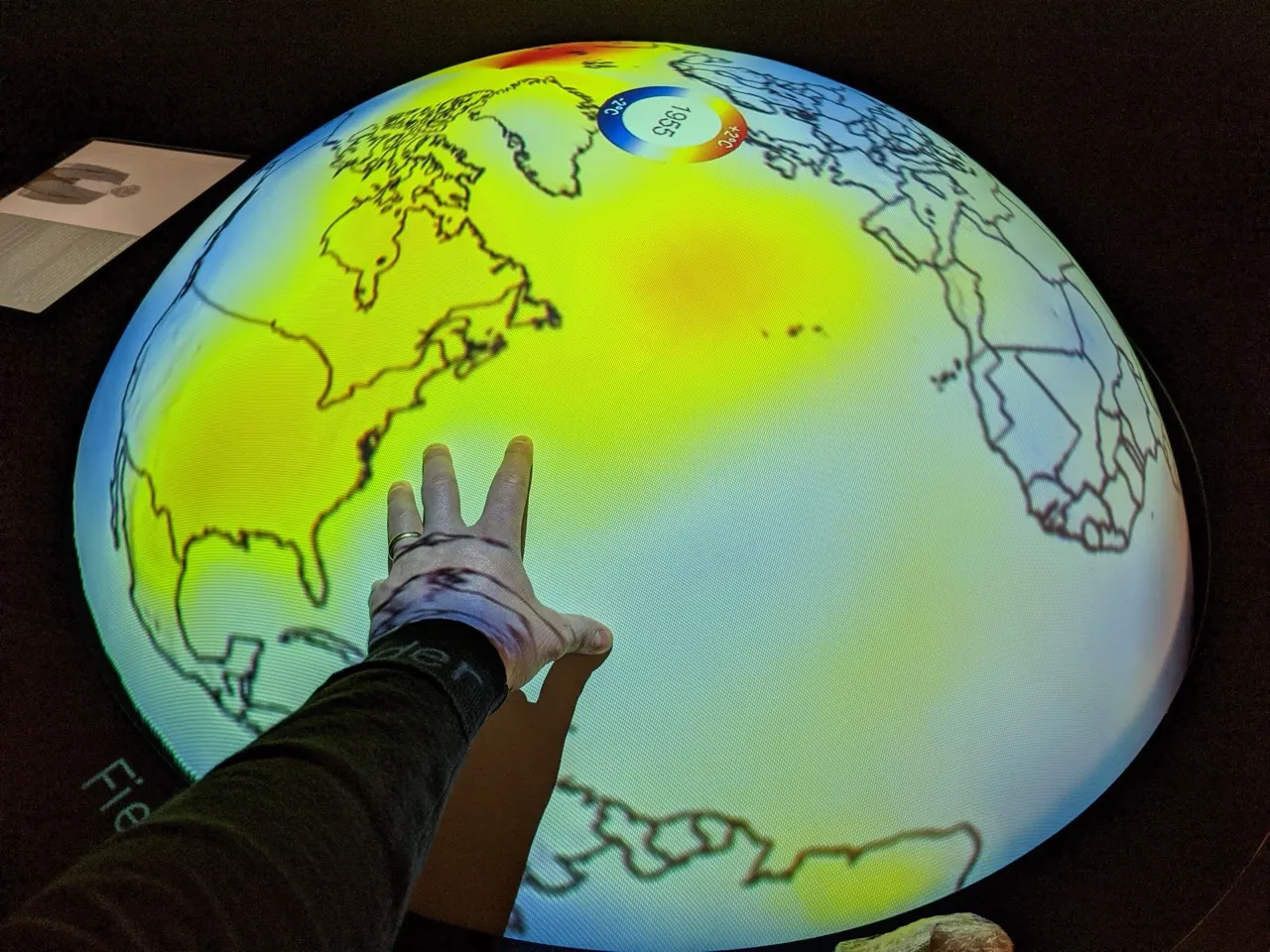 photograph of a physical Earth globe, 16 January 2020; contextual symbol for records from around the world, not a Guinness exhibit. Thomas Amberg, Wikimedia Commons, https://commons.wikimedia.org/wiki/File:3d_earth_globe.jpg, CC BY-SA 2.0 (https://creativecommons.org/licenses/by-sa/2.0/). Attribution: Thomas Amberg, “3d earth globe,” CC BY-SA 2.0, via Wikimedia Commons. Resized to 1280 px wide; checked 2026-10-18.