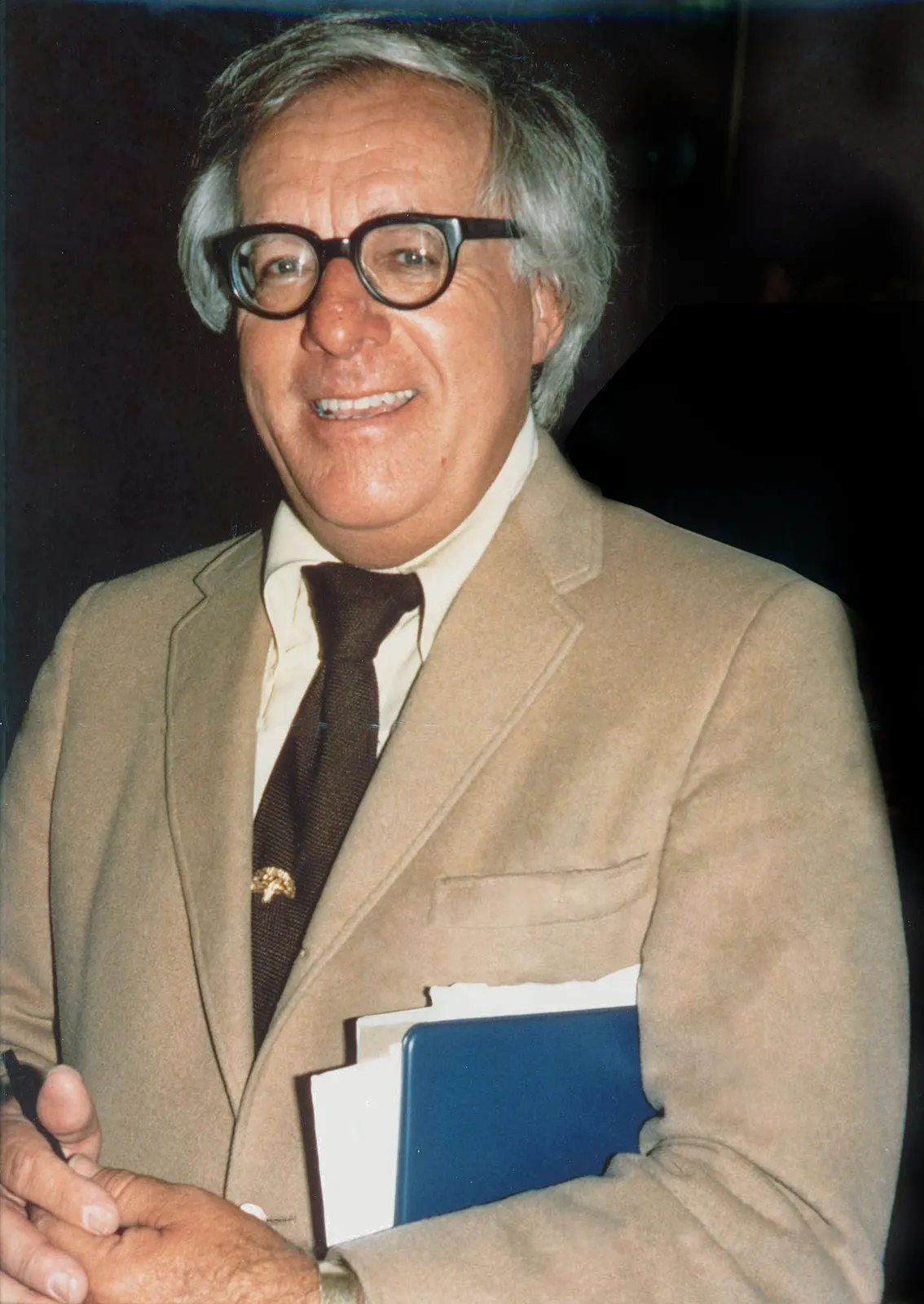 Ray Bradbury photographed in August 1975 by Alan Light. Original: https://commons.wikimedia.org/wiki/File:Ray_Bradbury_(1975).jpg. CC BY 2.0; credit “Photo by Alan Light”; no edits.