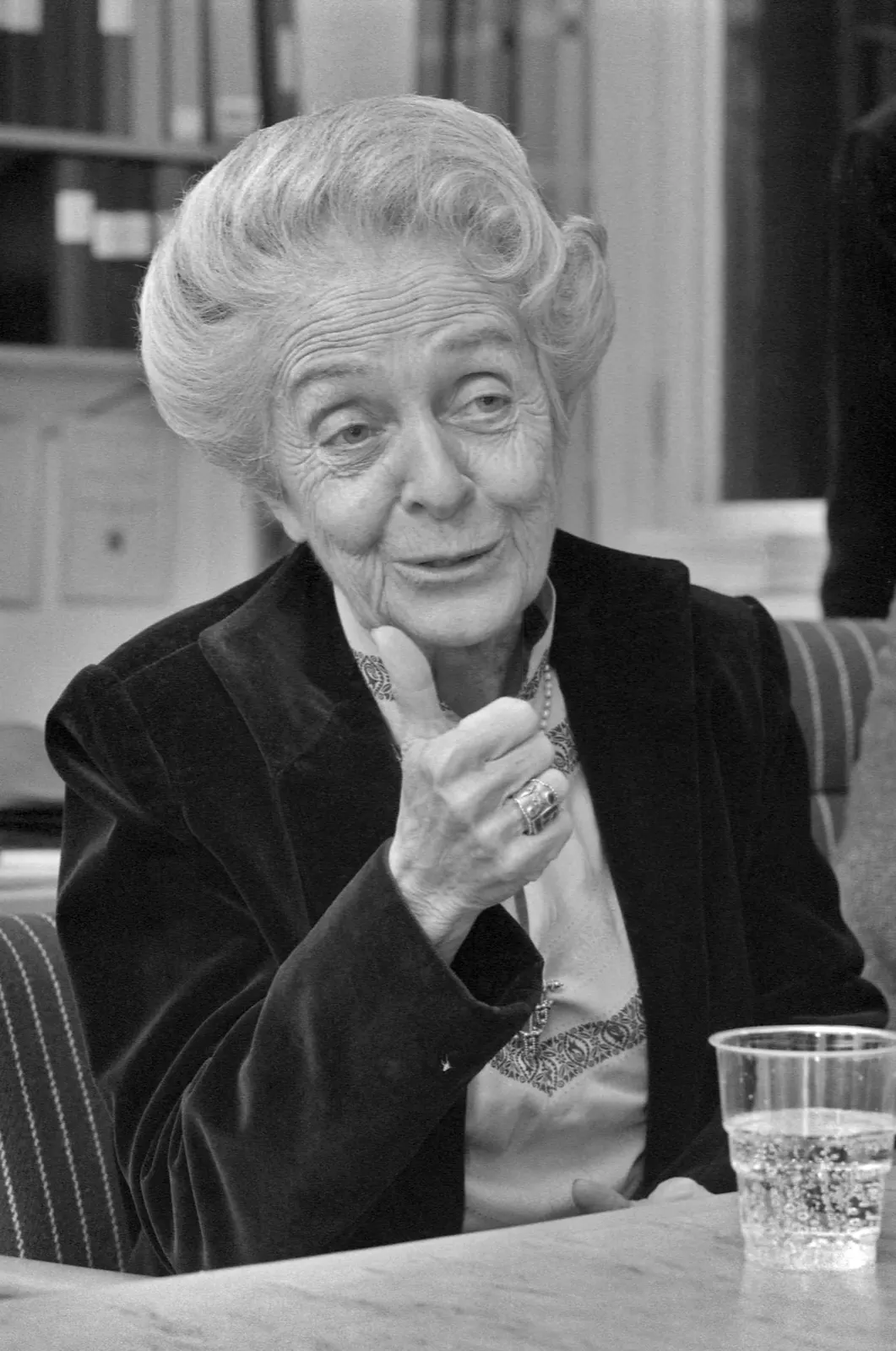 Rita Levi-Montalcini during a visit to Lund, Sweden, on 12 December 1986. Photographer Kurt Hagblom, Firma Hagblom-Foto; source Lund University Library. Rights holder released the photograph into the public domain worldwide. Wikimedia Commons: https://commons.wikimedia.org/wiki/File:Rita_Levi-Montalcini_(1986).jpg; original collection record: https://www.alvin-portal.org/alvin/imageViewer.jsf?dsId=ATTACHMENT-0001&pid=alvin-record%3A240038&dswid=5683. Restored by Adam Cuerden; downloaded as provided. Optimized from `media/rita-levi-montalcini-lund-1986.jpg` to 1259×1898 px at JPEG quality 82.