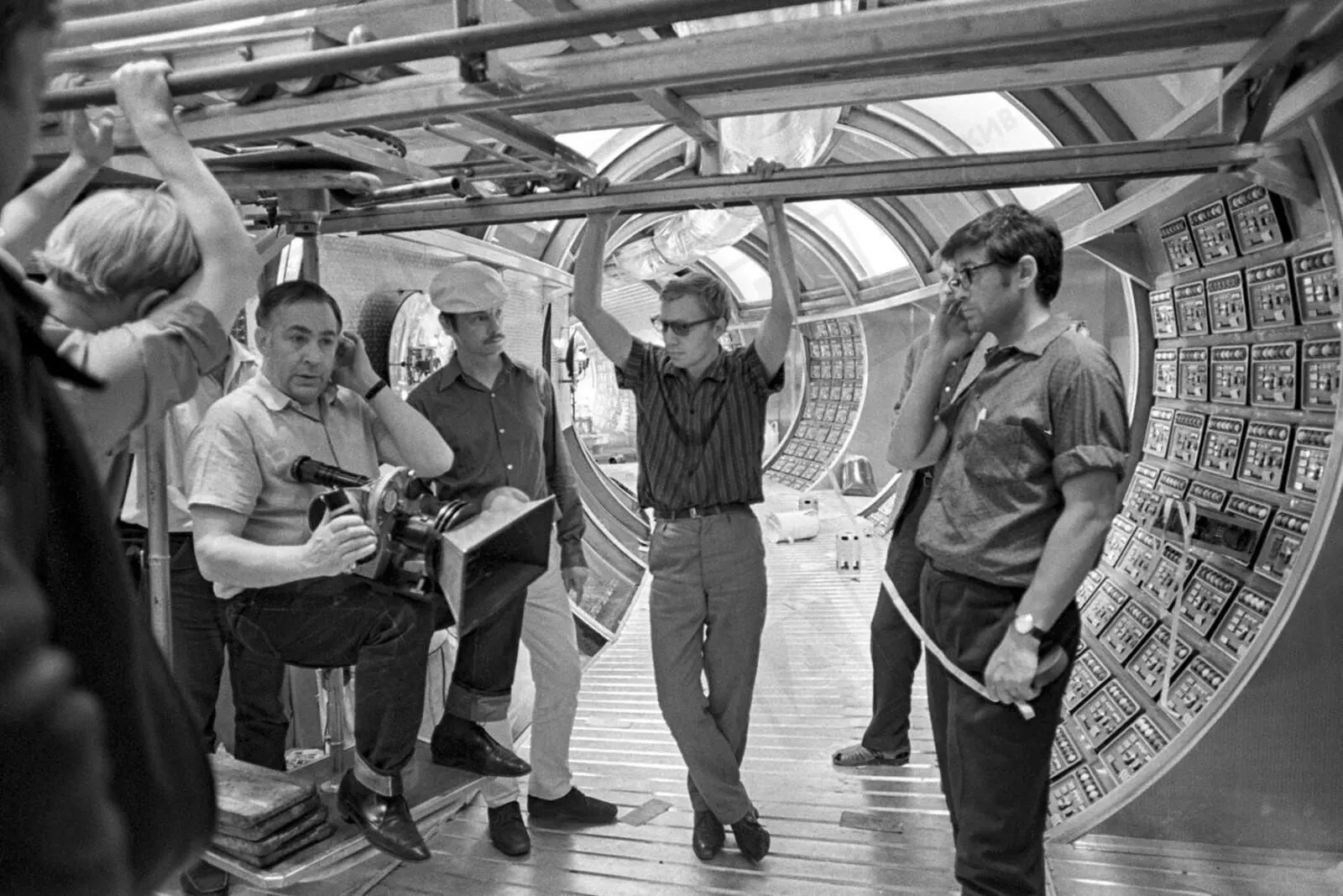 Archival photograph of Andrei Tarkovsky and crew on the set of *Solaris* in Moscow, 1972; photographed by Valentin Mastyukov and credited to the Main Archive of Moscow (Glavarkhiv Moskvy / Mos.ru). CC BY 4.0. Original asset: https://commons.wikimedia.org/wiki/File:Andrey_Tarkovsky_on_crew_of_Solaris.jpg; underlying institutional source: https://www.mos.ru/news/item/154431073/. Attribution: “Main Archive of Moscow (Mos.ru), photographer Valentin Mastyukov, CC BY 4.0.” No edits.