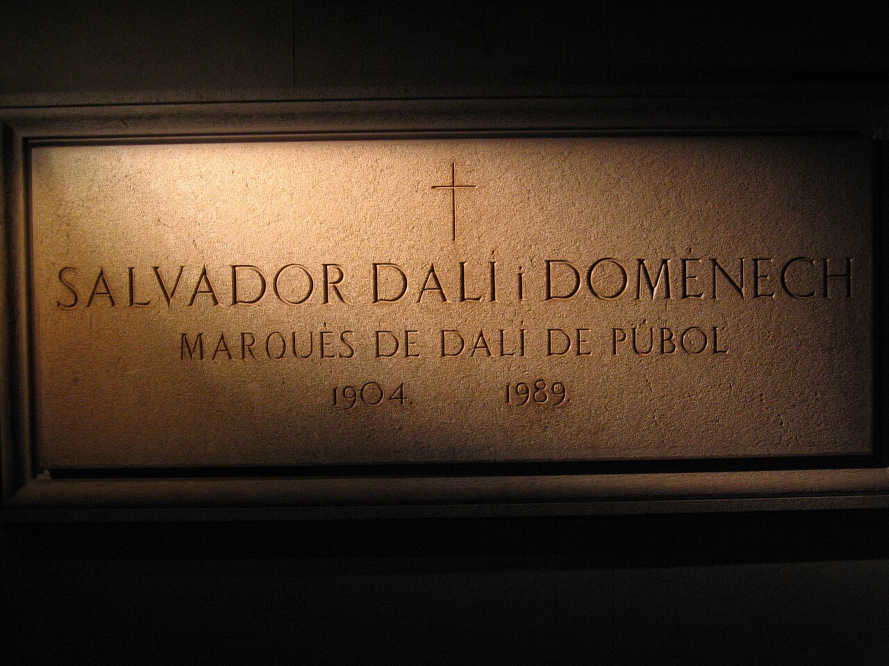Salvador Dalí’s crypt in the Dalí Theatre-Museum, Figueres, photographed 2004. Creator: Michael Lazarev (Asmadeus). Original page: https://commons.wikimedia.org/wiki/File:Salvador_Dali_Crypt_in_Figueres.jpg. CC BY-SA 2.0; credit Michael Lazarev; license https://creativecommons.org/licenses/by-sa/2.0/ . 1280 px Wikimedia thumbnail, no crop. Checked and visually inspected 2026-10-28.