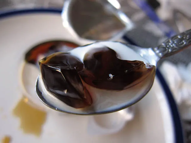 photograph of coffee jelly dessert; contextual image of the food, not the record attempt. Photographer Jason Lam, Wikimedia Commons, https://commons.wikimedia.org/wiki/File:Coffee_jelly.jpg; CC BY 2.0 (https://creativecommons.org/licenses/by/2.0/). Attribution: Jason Lam, “Coffee jelly,” CC BY 2.0, via Wikimedia Commons. Original file, no edits; checked 2026-10-18.