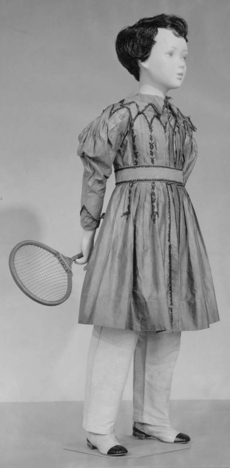 Detail of the same garment, The Metropolitan Museum of Art, public domain. https://www.metmuseum.org/art/collection/search/96424