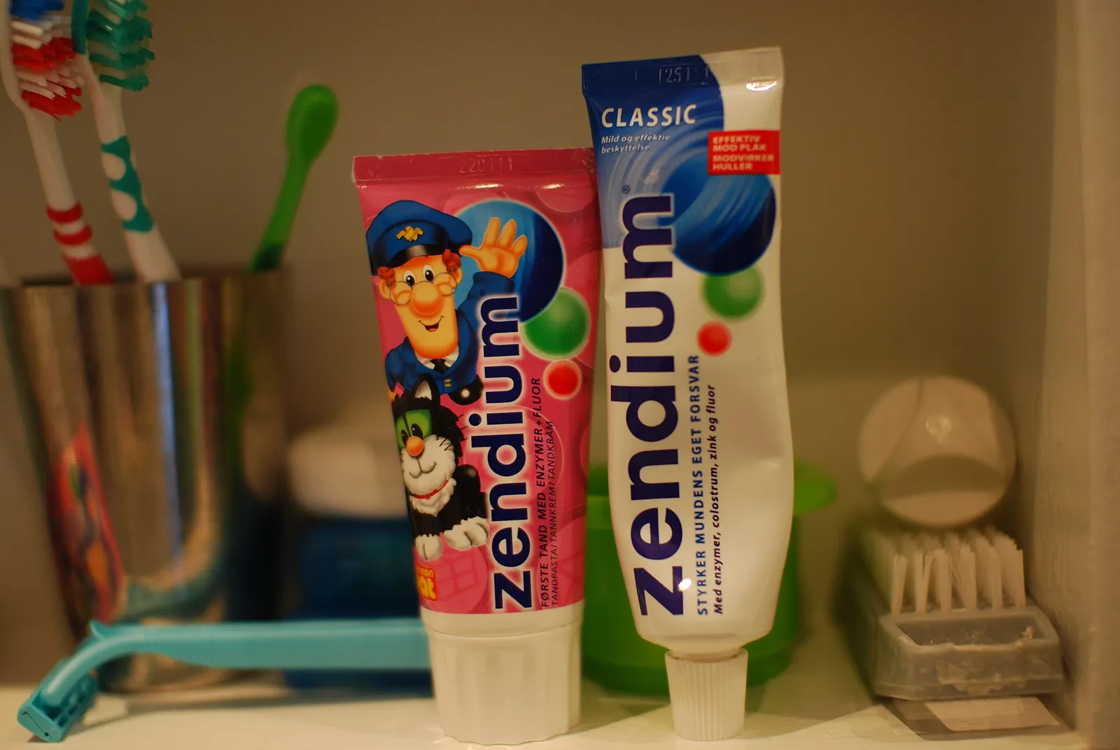 several Zendium toothpaste tubes; contextual image, not part of Kolpakov’s collection. Thomas Angermann, Wikimedia Commons, https://commons.wikimedia.org/wiki/File:Zendium_toothpaste_tubes.jpg, CC BY-SA 2.0 (https://creativecommons.org/licenses/by-sa/2.0/). Attribution: Thomas Angermann, “Zendium toothpaste tubes,” CC BY-SA 2.0, via Wikimedia Commons. Downloaded from the original Commons file page; resized delivery variant (`?width=1400`). Checked 2026-10-18.