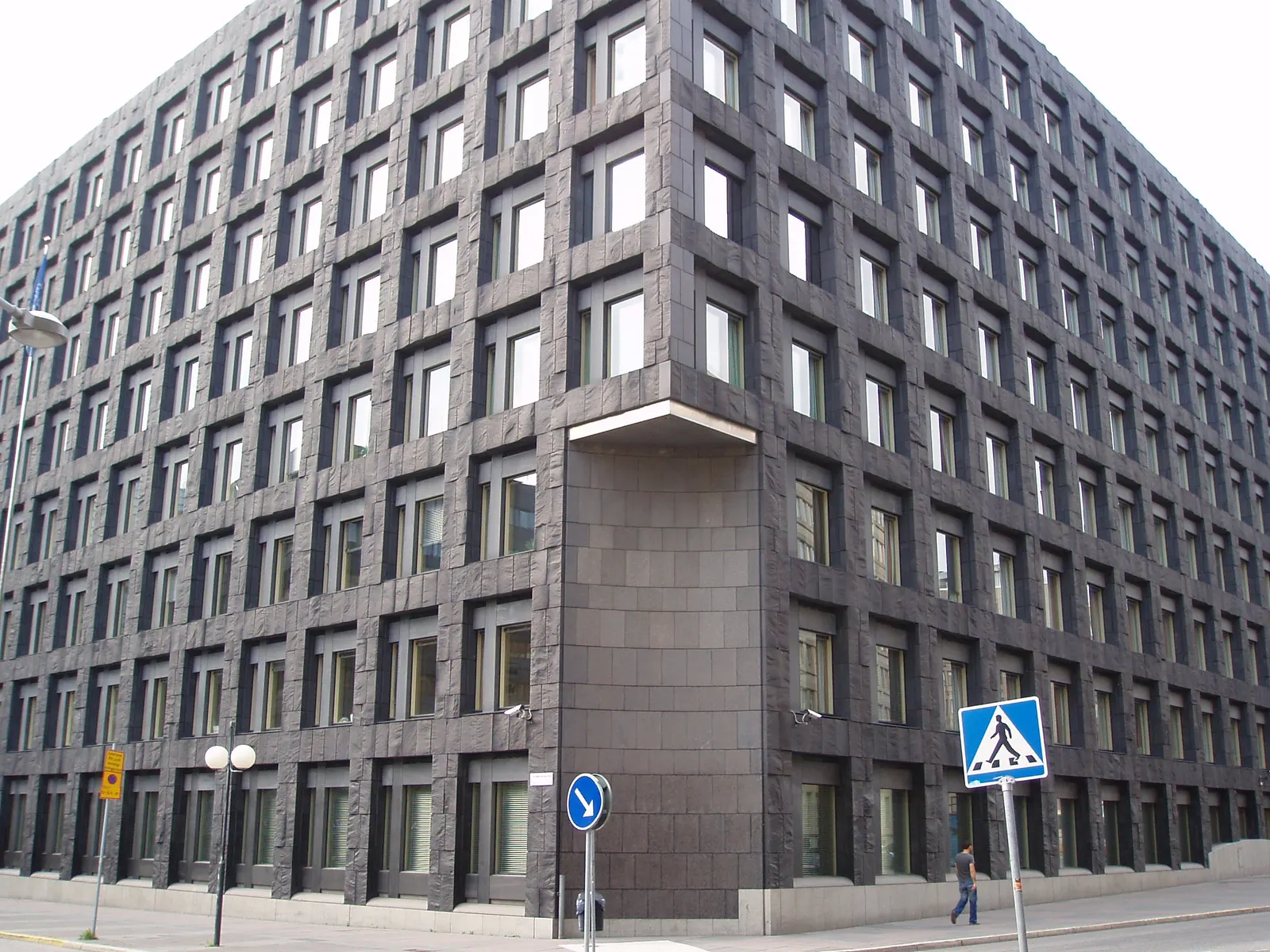 Sveriges Riksbank headquarters building in Stockholm, another documentary view of the institution that established the prize; photographer Carl von Blixen, Wikimedia Commons, https://commons.wikimedia.org/wiki/File:Sveriges_Riksbanks_huvudkontor_vid_Brunkebergstorg.jpg; public domain as marked on the file page. Credit: Carl von Blixen, via Wikimedia Commons. Original file, no edits; checked 2026-10-18.